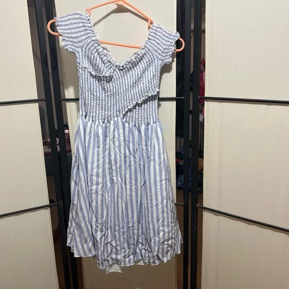 Blue and White Striped Summer Dress Size Medium Seersucker Top - Picture 5 of 5